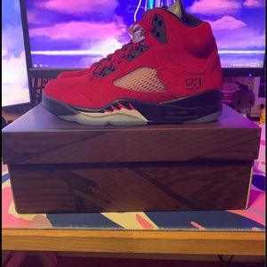 AIR JORDAN 5 RETRO 'RAGING BULL' 2021